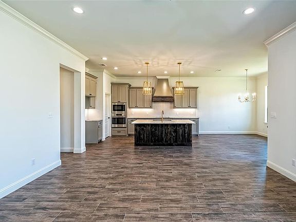 5th image of 10328 Creekside Ln