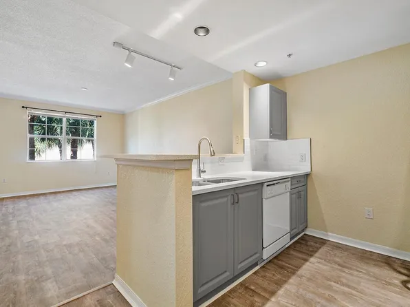 1805 N Flagler Dr APT 205, West Palm Beach, FL 33407