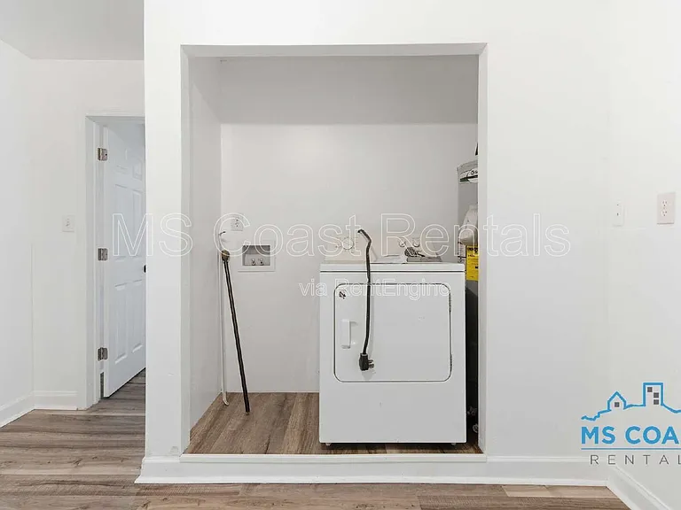 3007 Meteor St — Photo 16