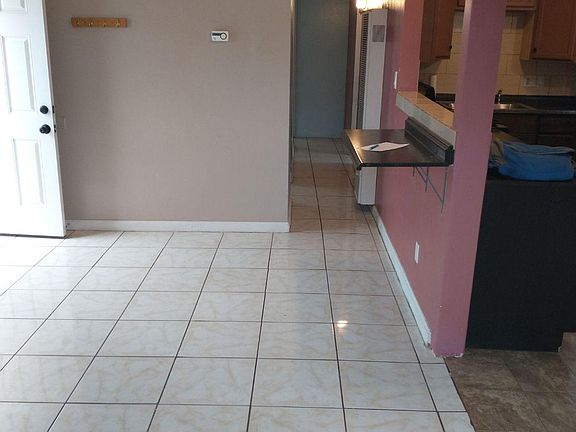 4th image of 2325 Grand Ave