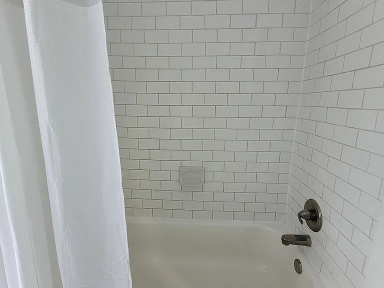 E 31st Ave — Photo 9