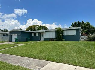 19721 Holiday Rd, Cutler Bay, FL 33157