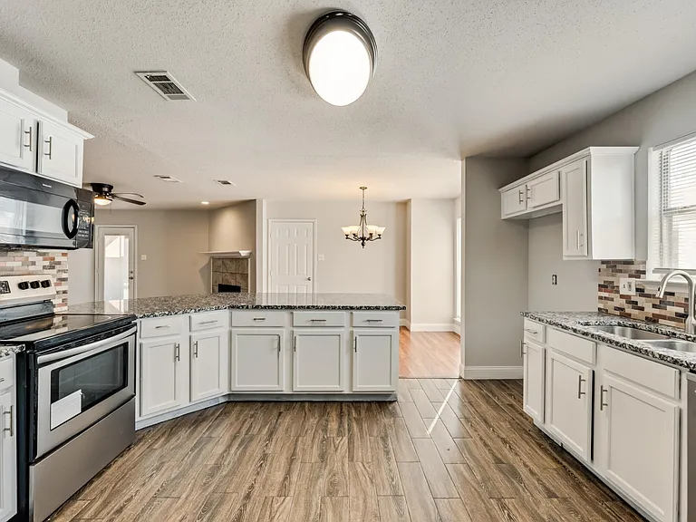 8028 Texridge Dr — Photo 8