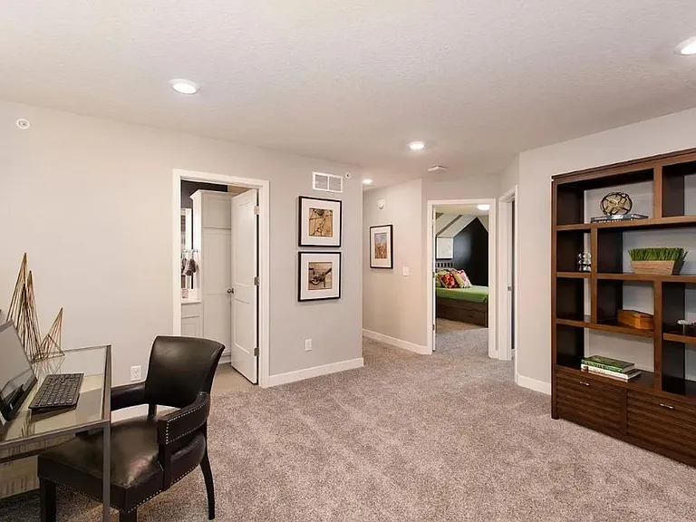 8047 Abercrombie Ln — Photo 3