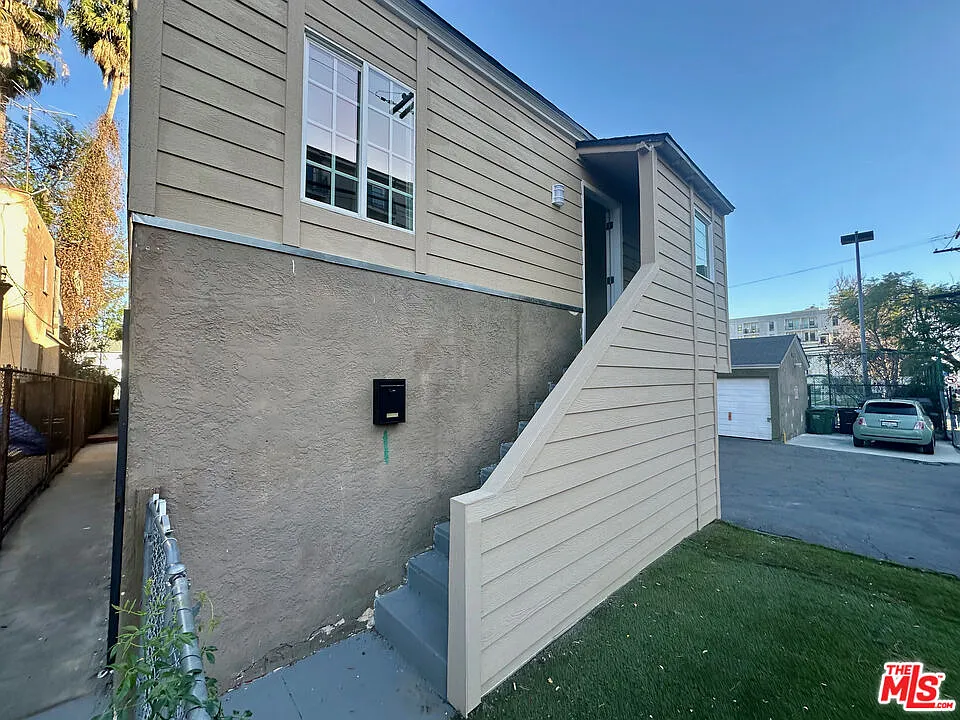 2 bed, 1.0 bath, $2,350 — Photo 1