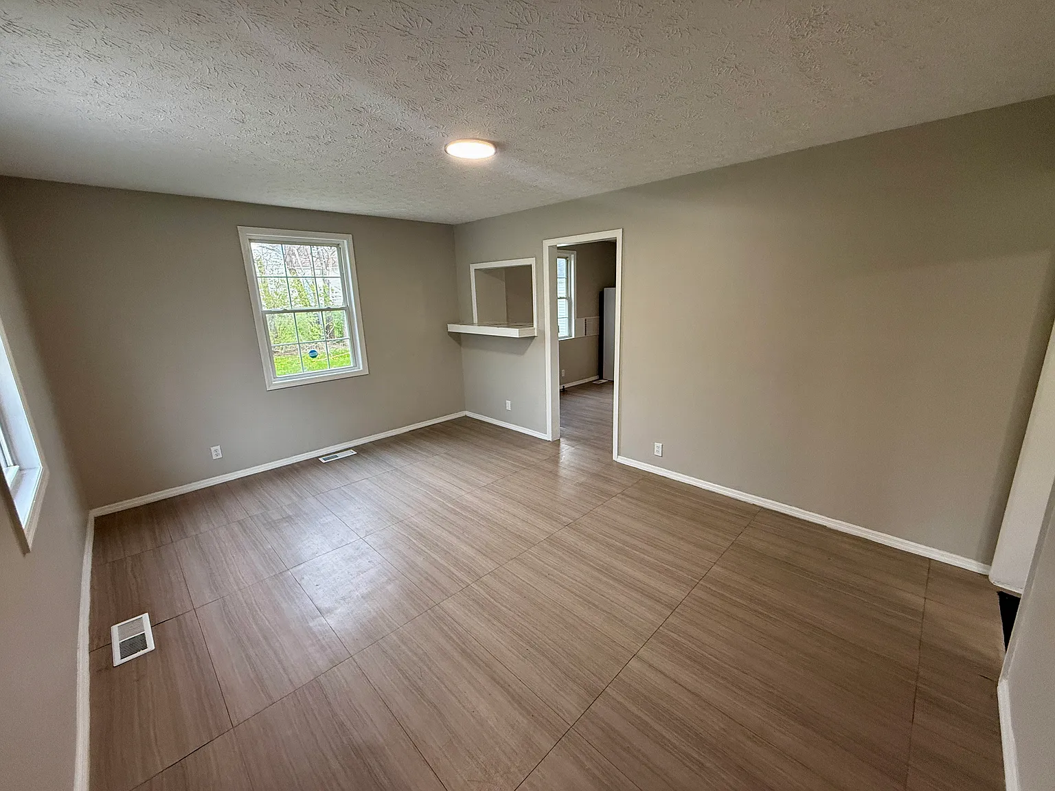 2 bed, 752 sqft, $1,100 — Photo 3