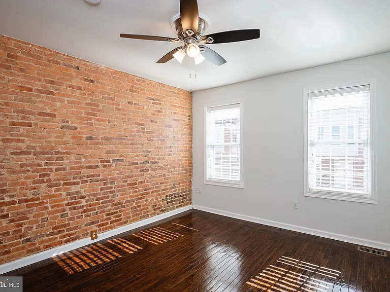 618 S Newkirk St — Photo 13