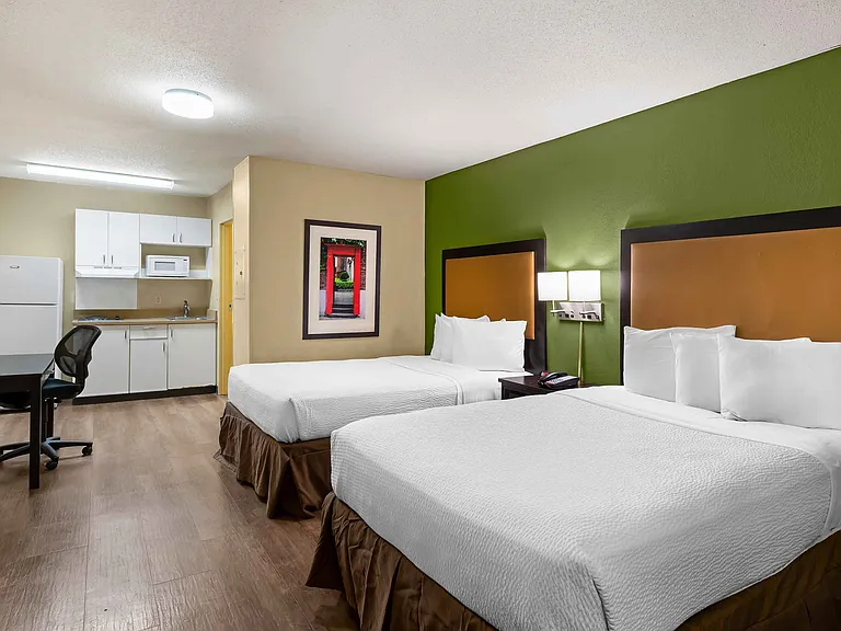 Studio Suite - 2 Full Beds