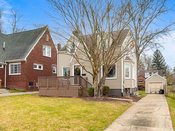 2nd image of 923 Lanterman Ave