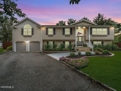61 Lynn Dr, Toms River, NJ, 08753