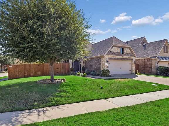 2nd image of 901 Memory Ln