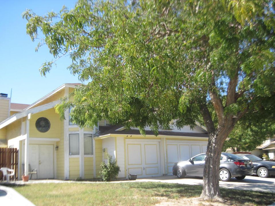 1st image of 45867 Evelyn Ct