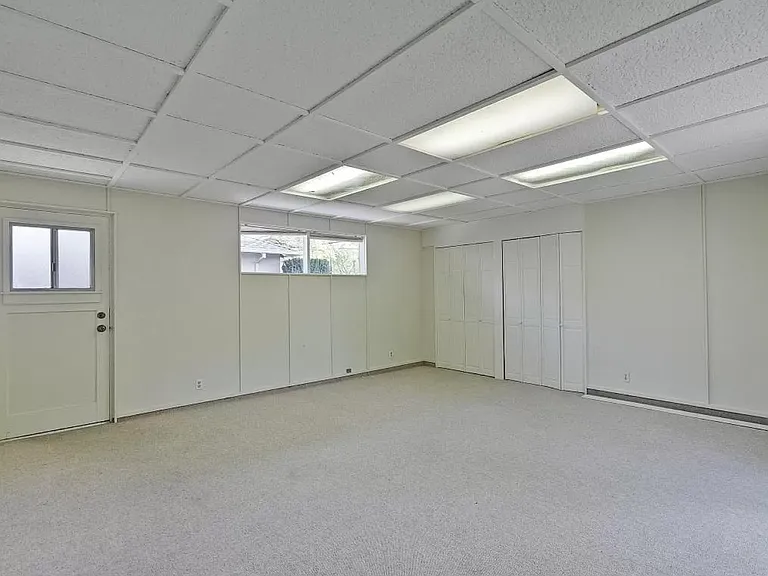 907 Embarcadero Rd — Photo 7