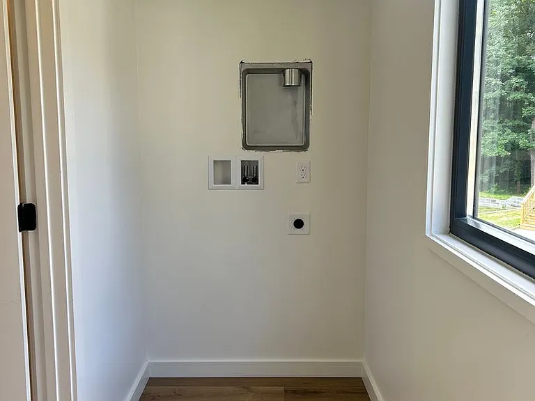 410 Ankara Ct — Photo 8