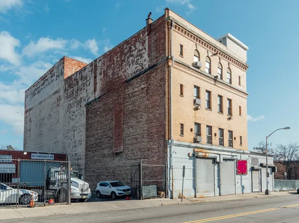 622 Communipaw Avenue image 3 of 5