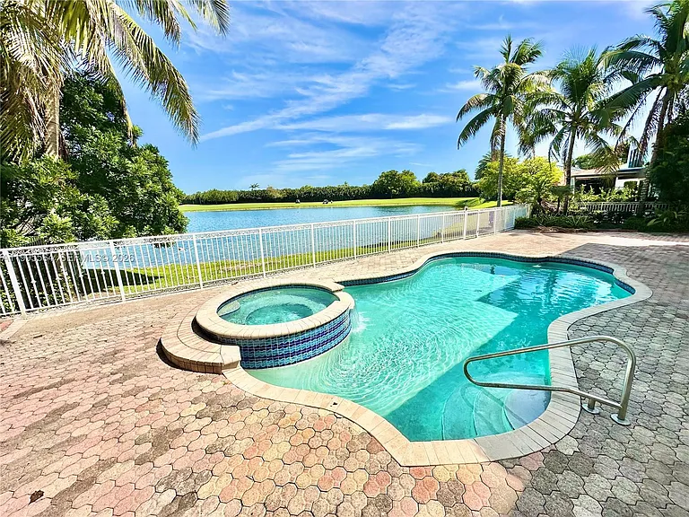 5023 NW 94th Doral Pl — Photo 37