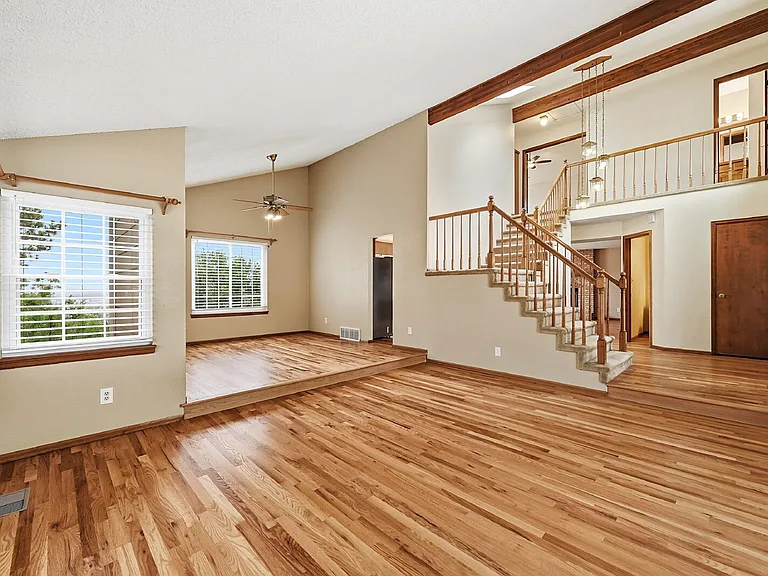 110 Mobray Ct — Photo 5