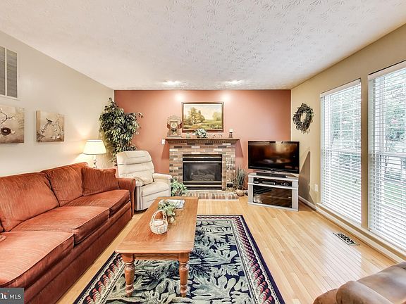 2nd image of 500 Sugarberry Ct