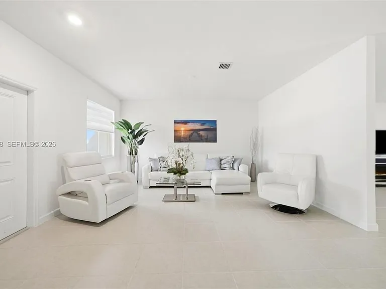 13249 SW 189th Ter — Photo 3