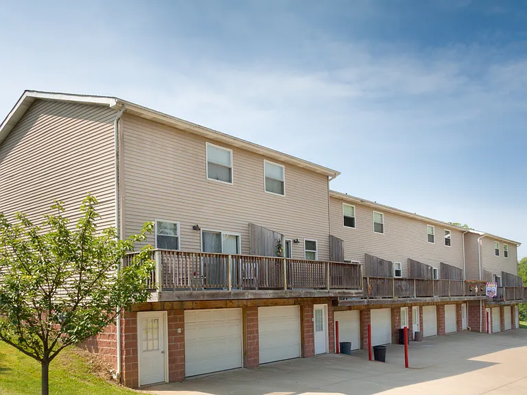 56 Highland Hills Dr #1 — Photo 1