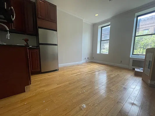 Rented by R New York | media 43