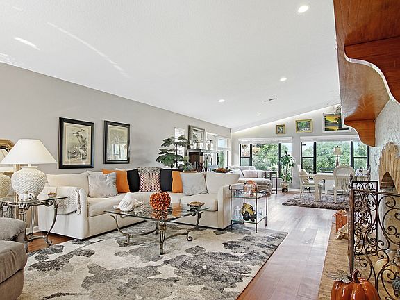 3rd image of 7013 Country Club Dr