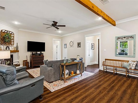 5th image of 2312 Cours Carson St