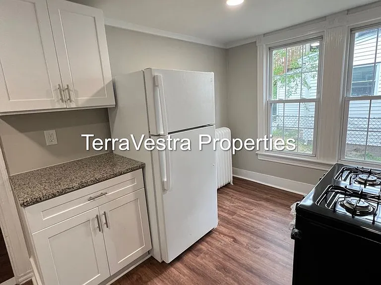 805 Archer St — Photo 3