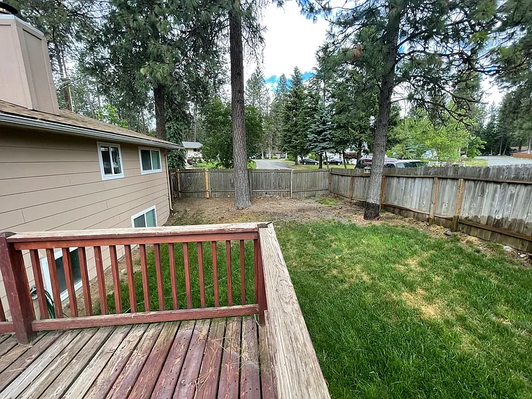 5223 & 5225 N Pinegrove Ct — Photo 11