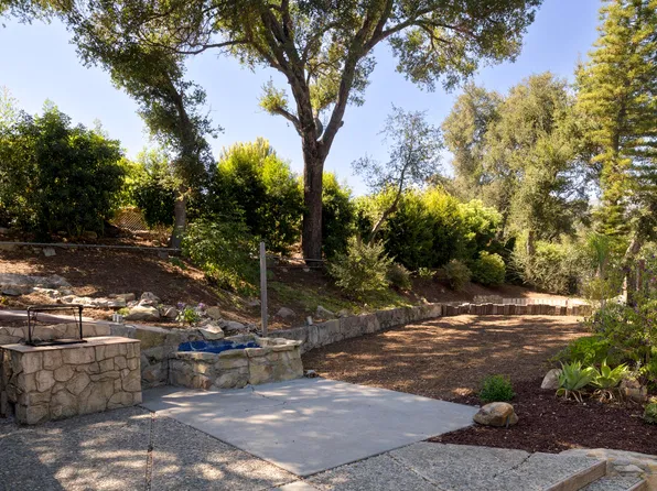 1085 Tunnel Rd, Santa Barbara, CA 93105