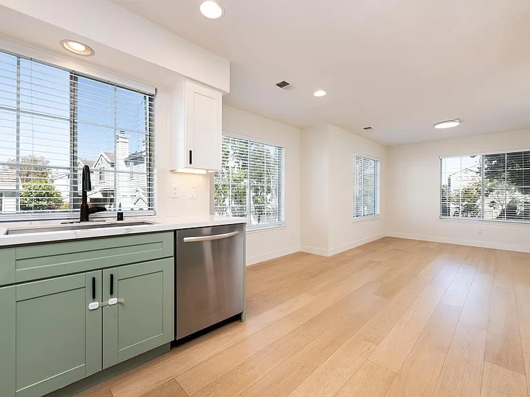356 Meridian Dr — Photo 9