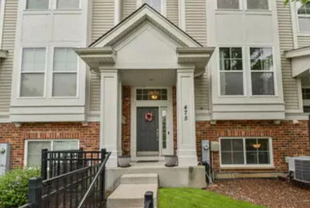3 bed, 2.5 bath, 2155 sqft, $2,950 — Photo 3