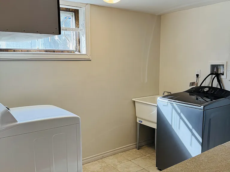 3361 Rexway Dr — Photo 13