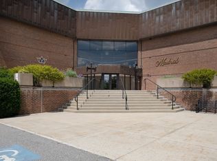 402 Paradise Rd #PENTHOUSE D, Swampscott, MA 01907