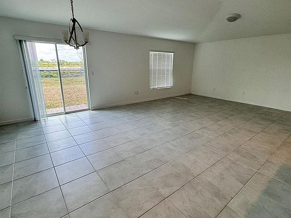 5th image of 785 Worlington Lane