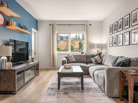 4th image of 4830 Cedar Ridge Pl #112