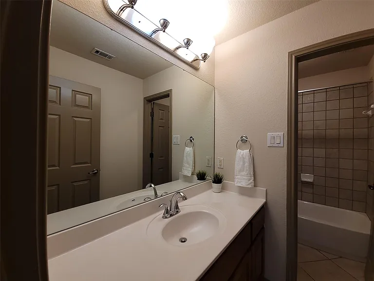 10028 Lisi Anne Dr — Photo 27
