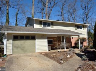 8716 Piccadilly Pl, Springfield, VA 22151