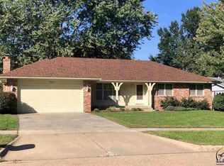 5830 SW Smith Pl, Topeka, KS 66614