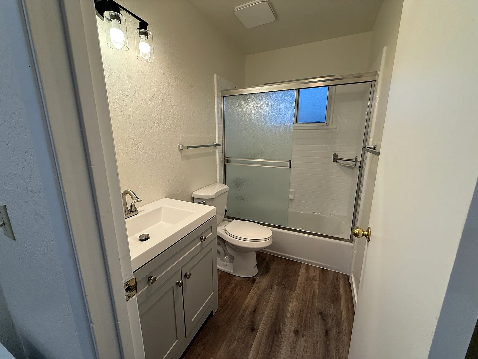 2 bed, 945 sqft, $2,950 — Photo 3