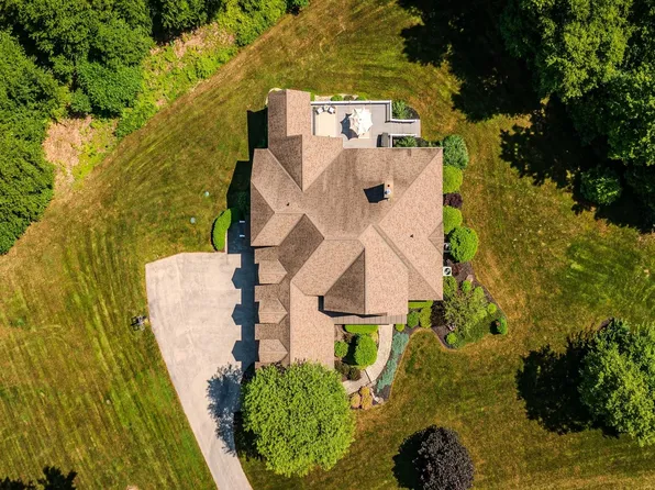 127 Wynnridge Drive, Rutland Town, VT 05701