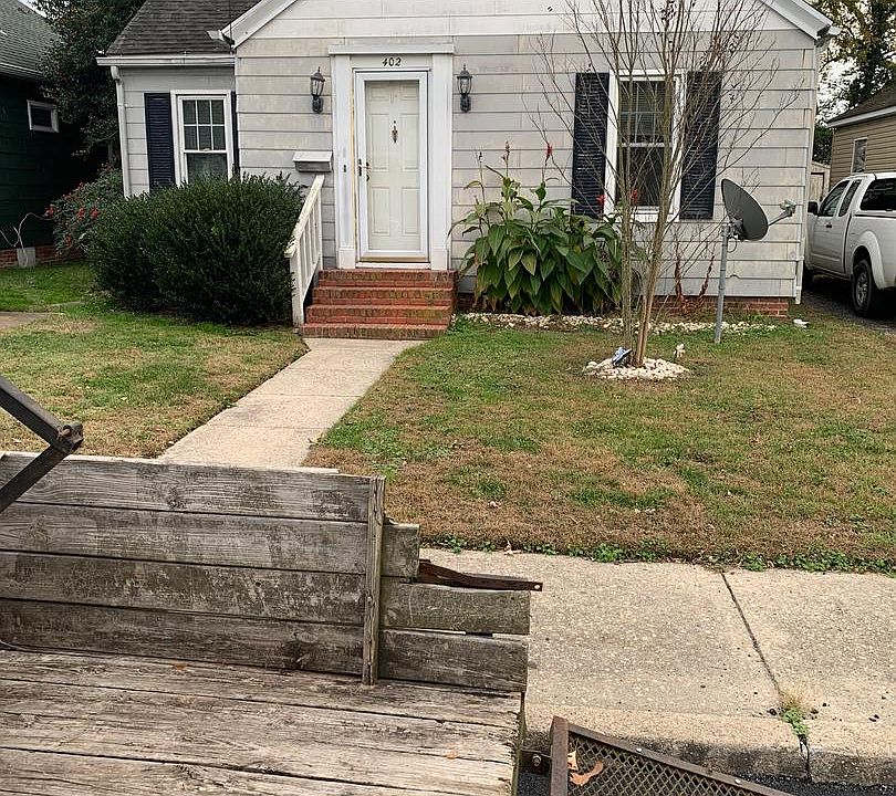 1st image of 402 Oakley St