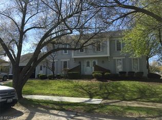 21875 Crossbeam Ln, Rocky River, OH