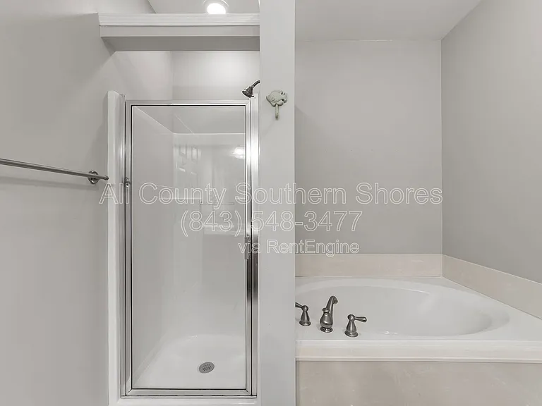 264 Viareggio Rd — Photo 23