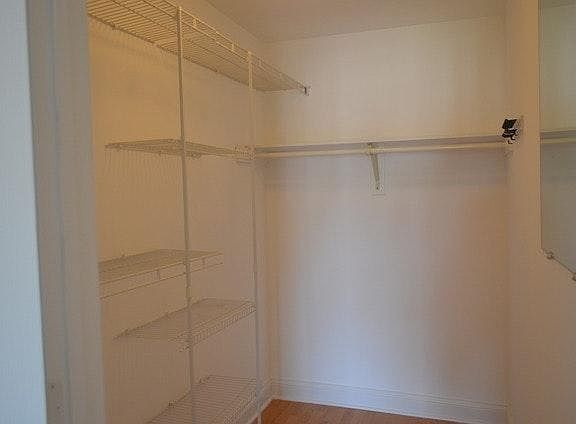 3rd image of 260 E Court Of Shorewood APT 5