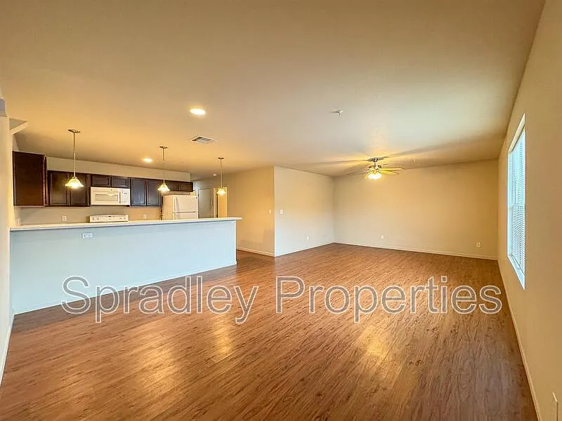 Midtown Apartments — Photo 2