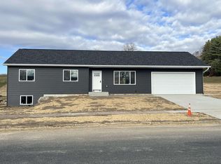 1045 Hay Creek Trl, Reedsburg, WI 53959