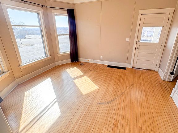 4th image of 500 W Pleasant Dr