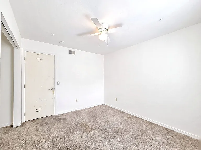 2360 SW Archer Rd #505 — Photo 13