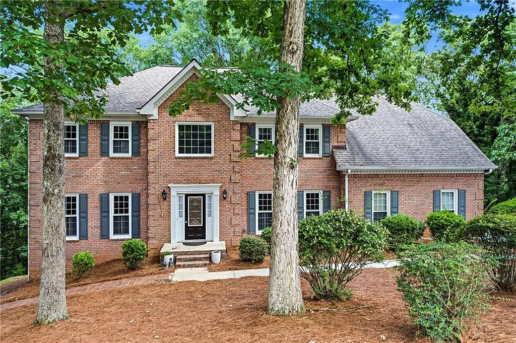 4 bed, 5.0 bath, 4522 sqft, $3,800 — Photo 2